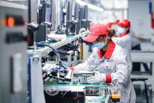 滿屏都是科技感丨1小時造出120臺電腦，這就是“瀘州造”計算機技術開發